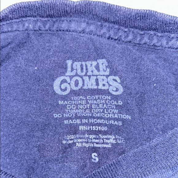 Luke Combs World Tour T-Shirt - Picture 3 of 3
